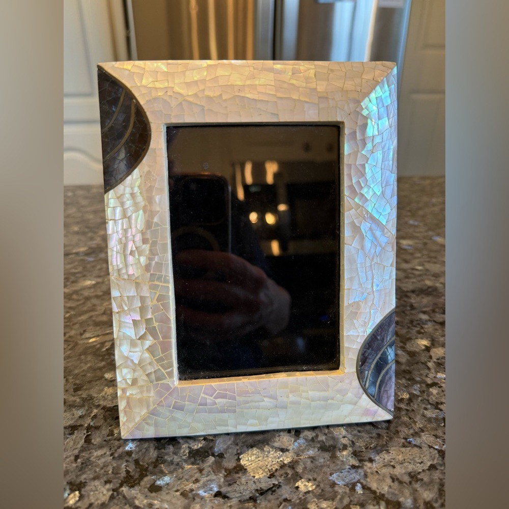 Vintage Maitland Smith 1980’s Inlaid Mosaic Mother-Of-Pearl brass Picture Frame